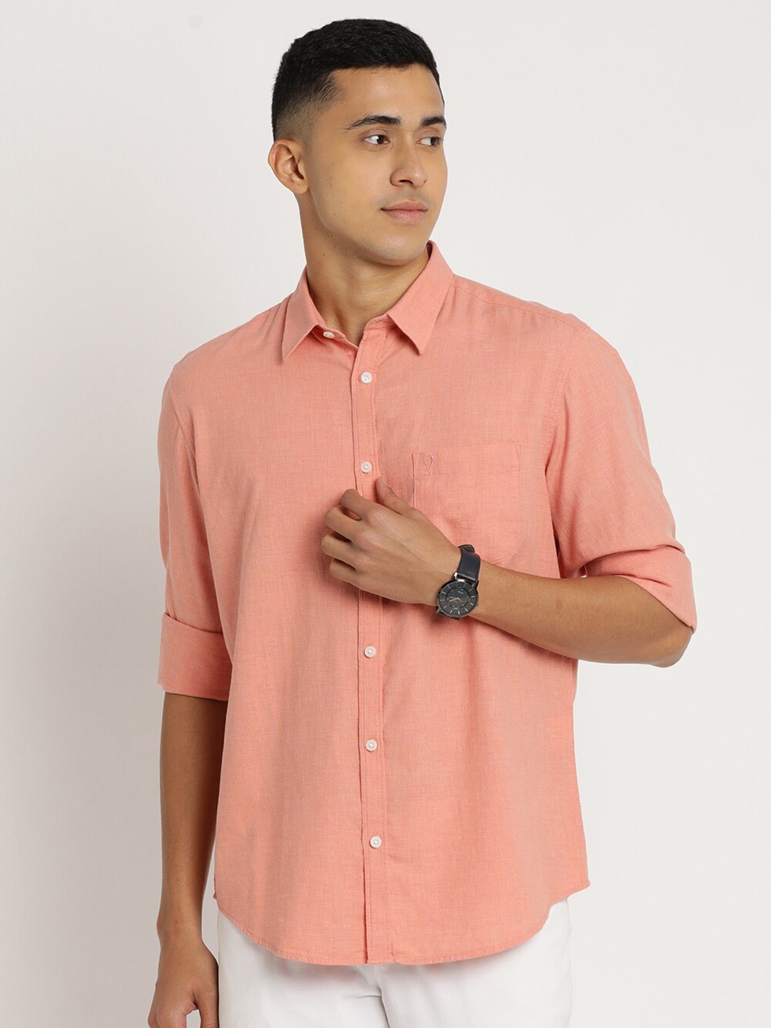 

Indian Terrain Men Chiseled Slim Fit Casual Shirt, Peach