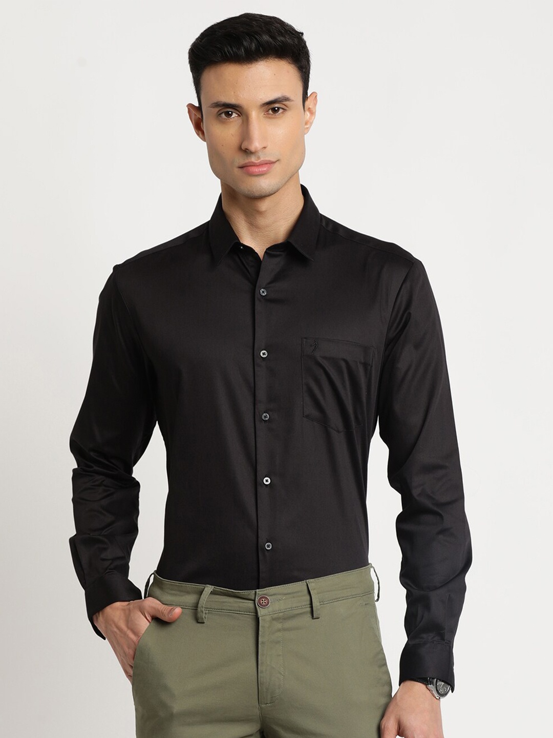 

Indian Terrain Men Cotton Chiseled Slim Fit Formal Shirt, Black