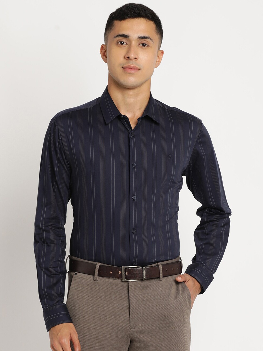 

Indian Terrain Men Chiseled Slim Fit Striped Pure Cotton Formal Shirt, Blue