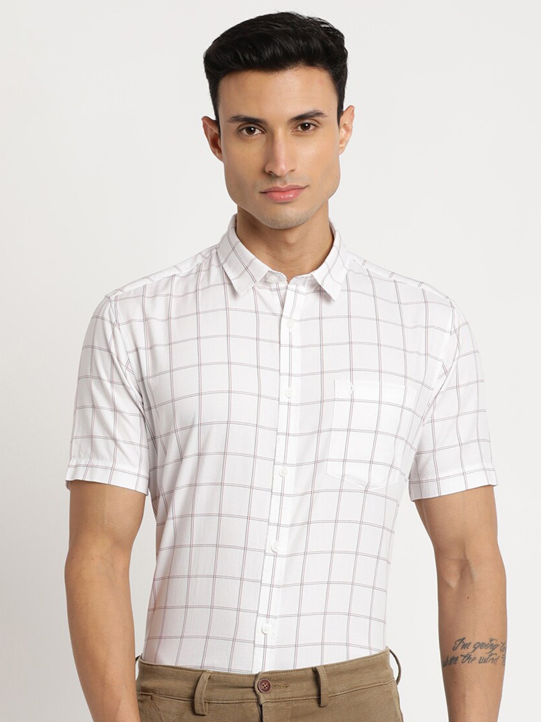 

Indian Terrain Men Chiseled Slim Fit Windowpane Checks Checked Cotton Casual Shirt, White