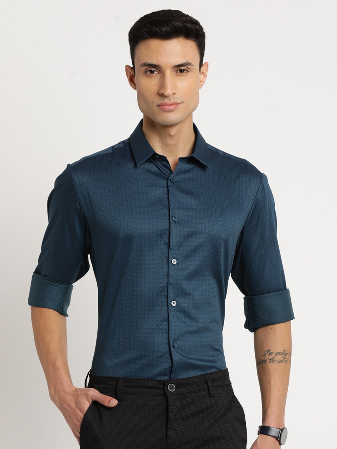 

Indian Terrain Men Chiseled Slim Fit Printed Cotton Casual Shirt, Teal