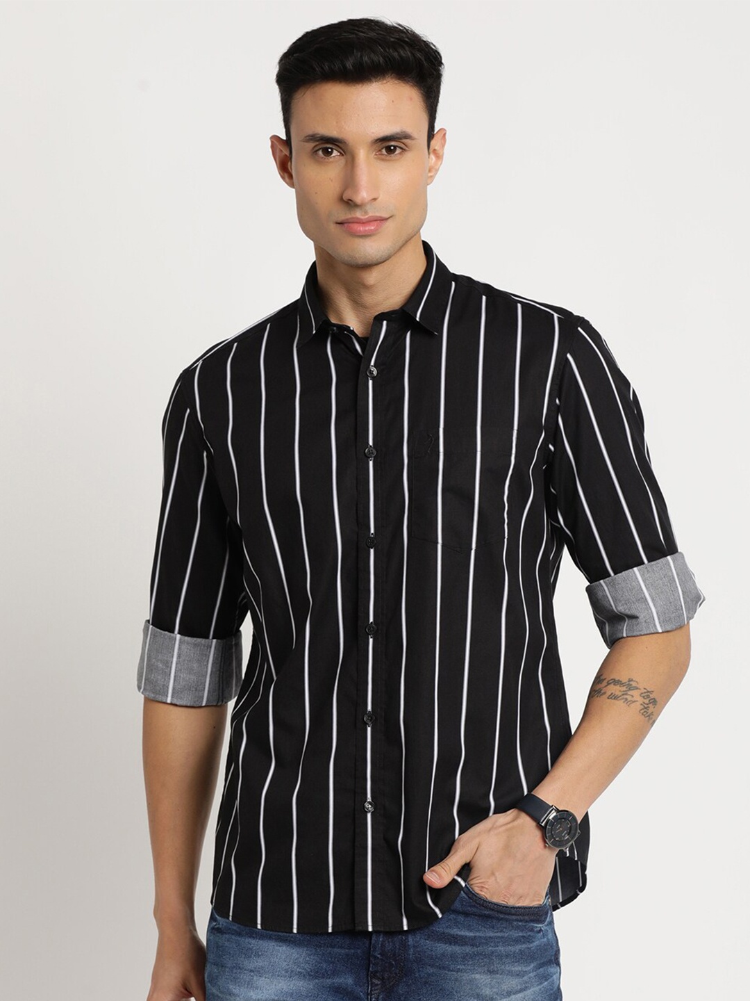 

Indian Terrain Men Chiseled Slim Fit Striped Cotton Casual Shirt, Black