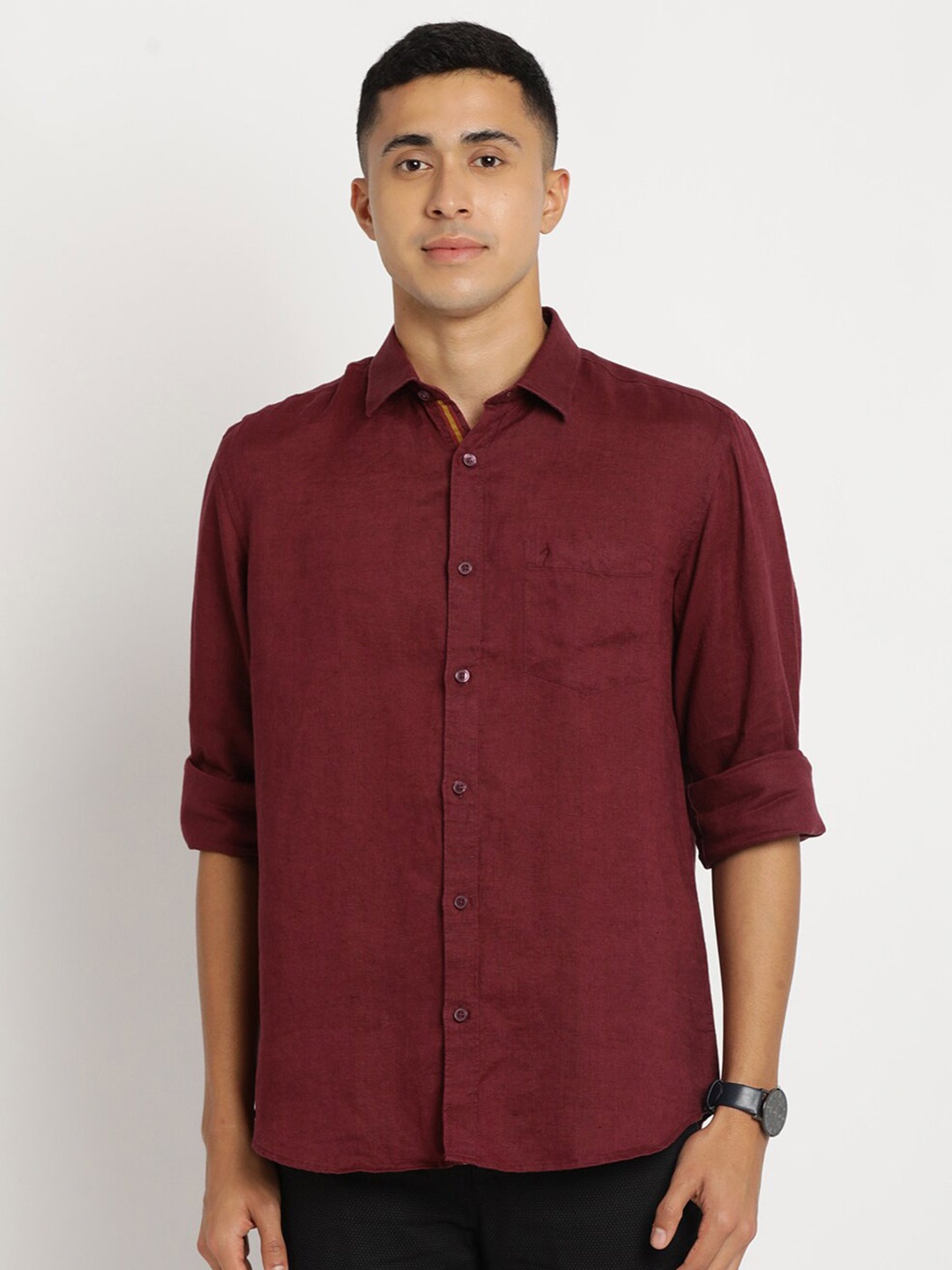 

Indian Terrain Men Pure Cotton Chiseled Slim Fit Casual Shirt, Red