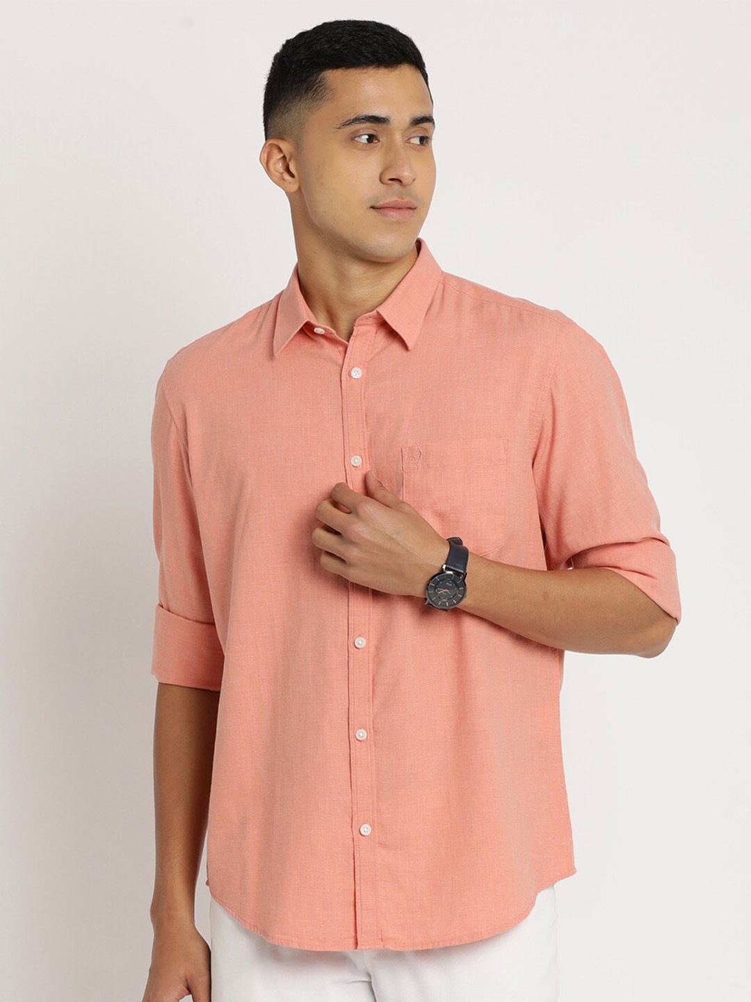 

Indian Terrain Men Cotton Chiseled Slim Fit Casual Shirt, Peach