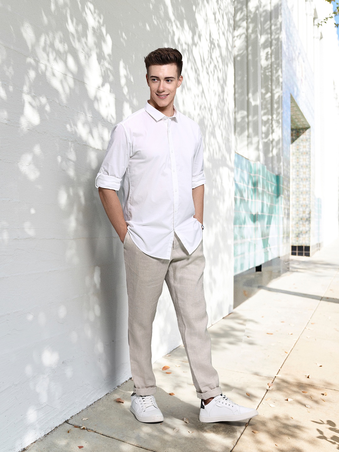 

Mast & Harbour Solid Regular Fit Roll-Up Sleeves Casual Shirt, White