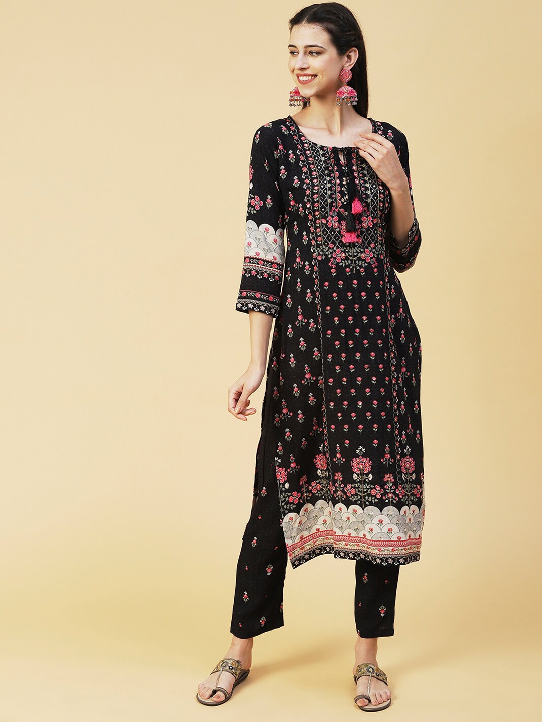 

FASHOR Floral Printed Beads and Stones Kurta with Trousers, Black