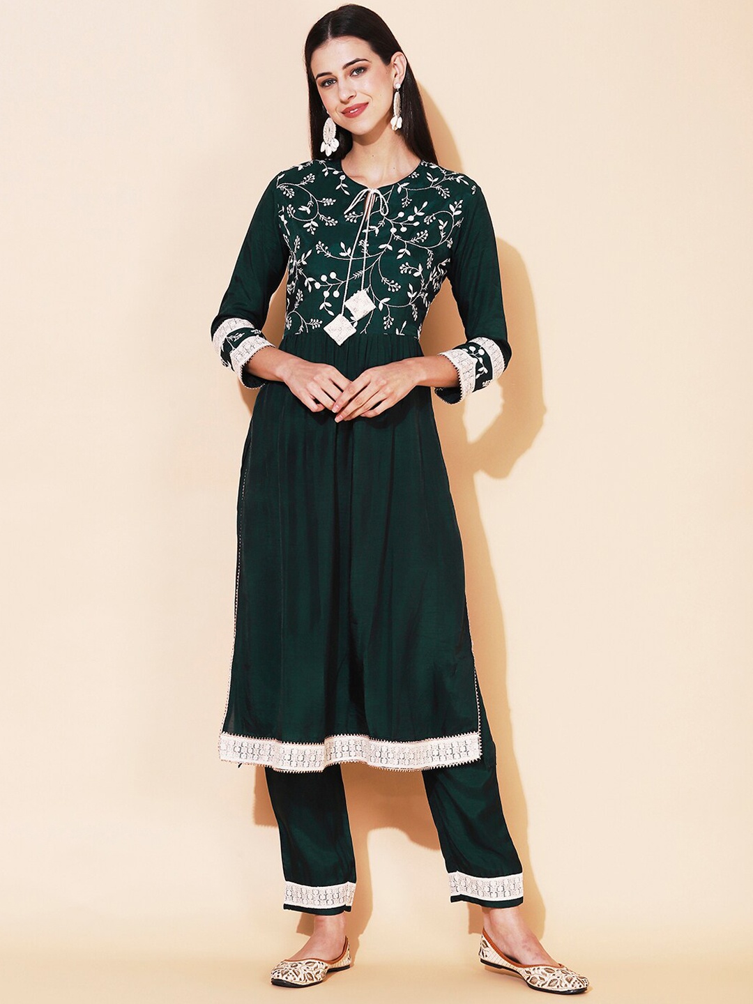 

FASHOR Floral Embroidered Pleated Zardozi Kurta with Trousers, Green