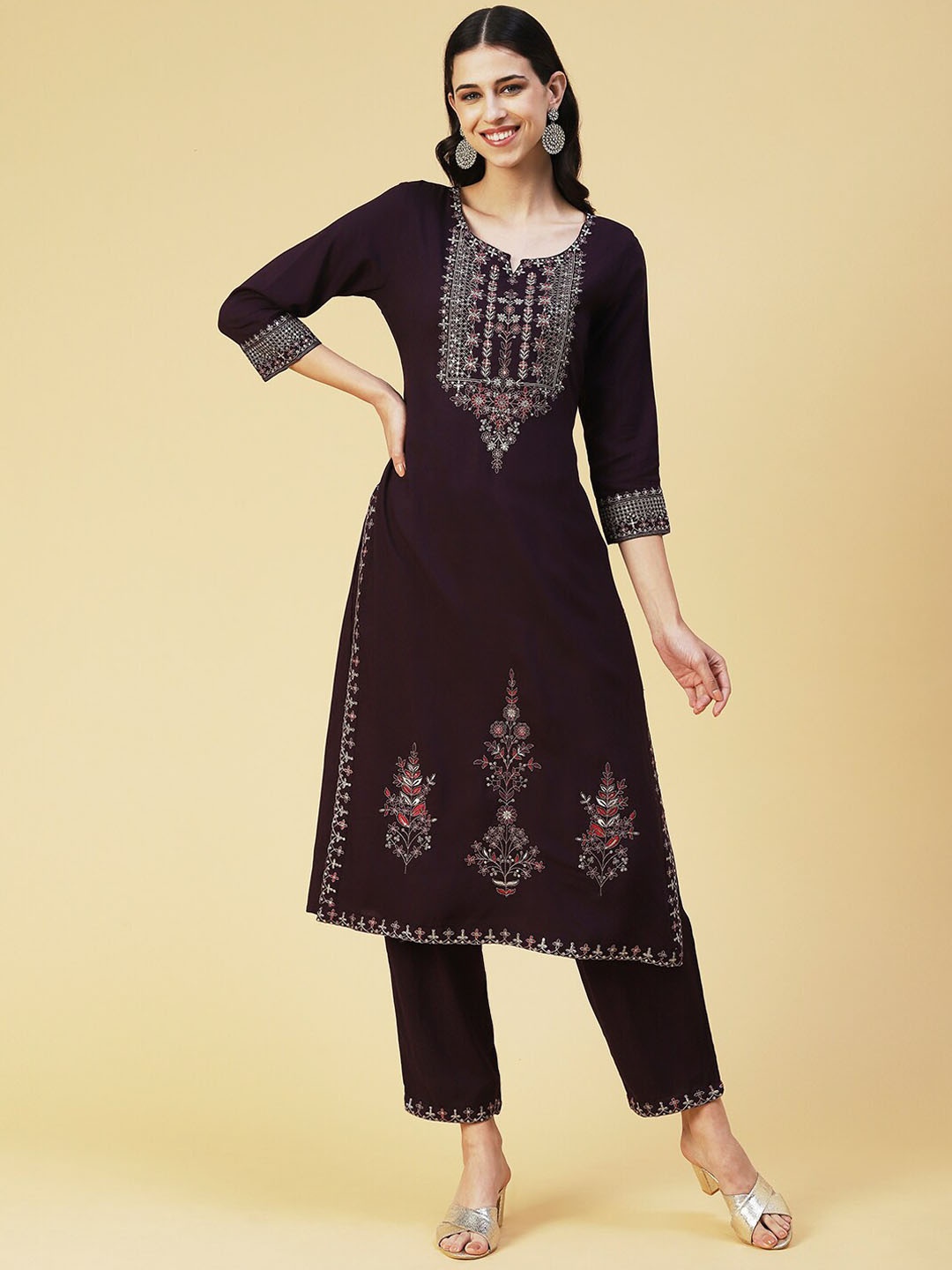 

FASHOR Ethnic Motifs Embroidered Sequinned Kurta with Trousers, Violet