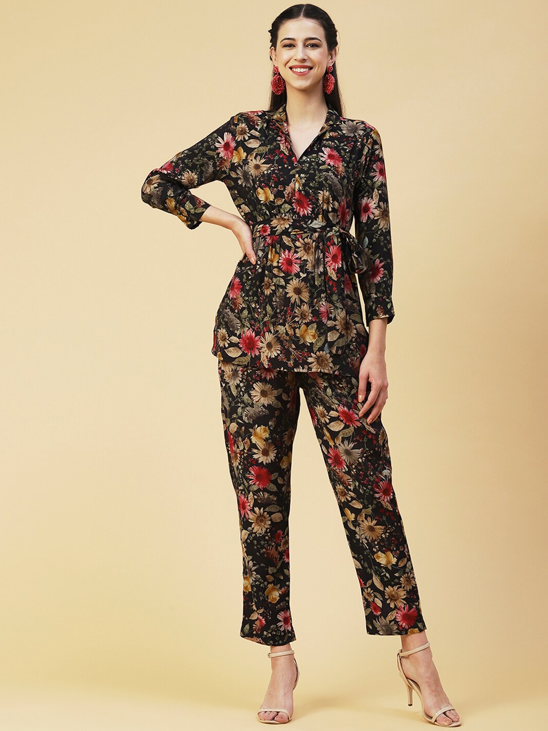 

FASHOR Women Floral Printed Co-Ords, Black