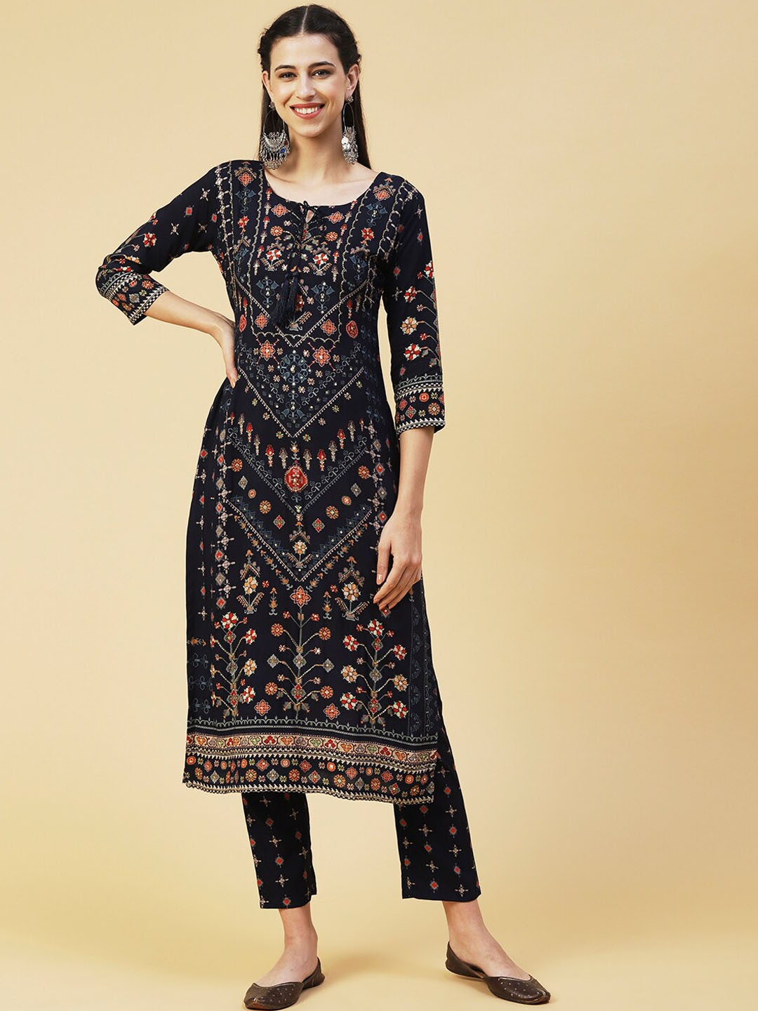 

FASHOR Women Ethnic Motifs Printed Beads and Stones Kurta with Trousers, Navy blue