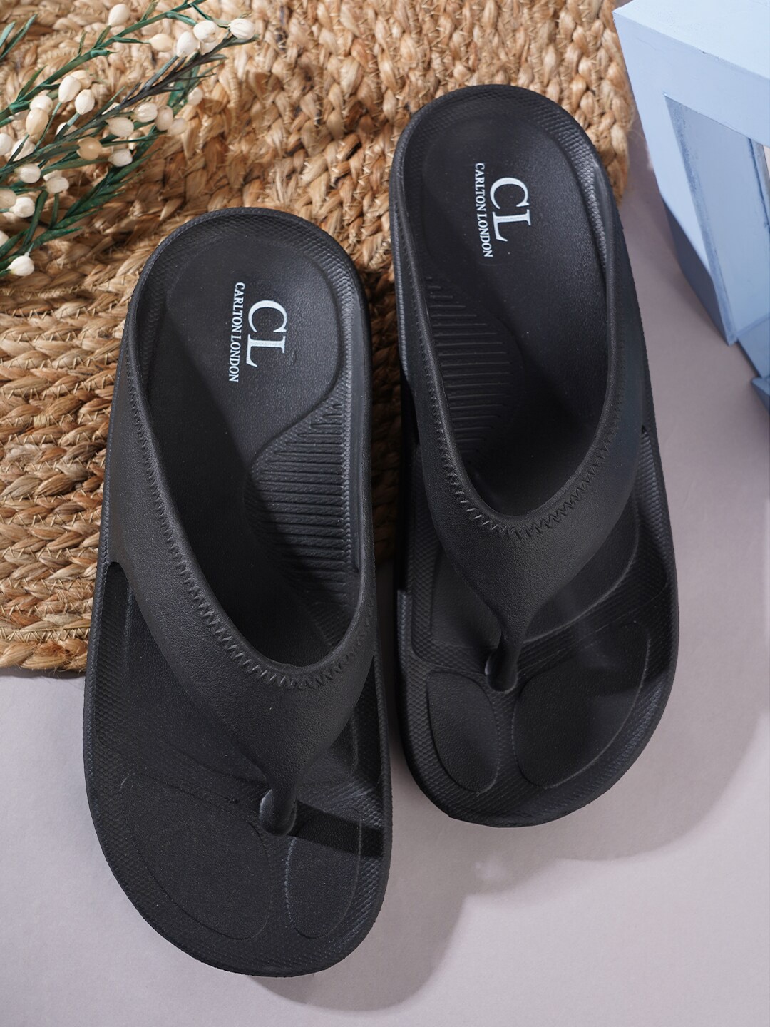 

Carlton London Men Rubber Thong Flip-Flops, Black