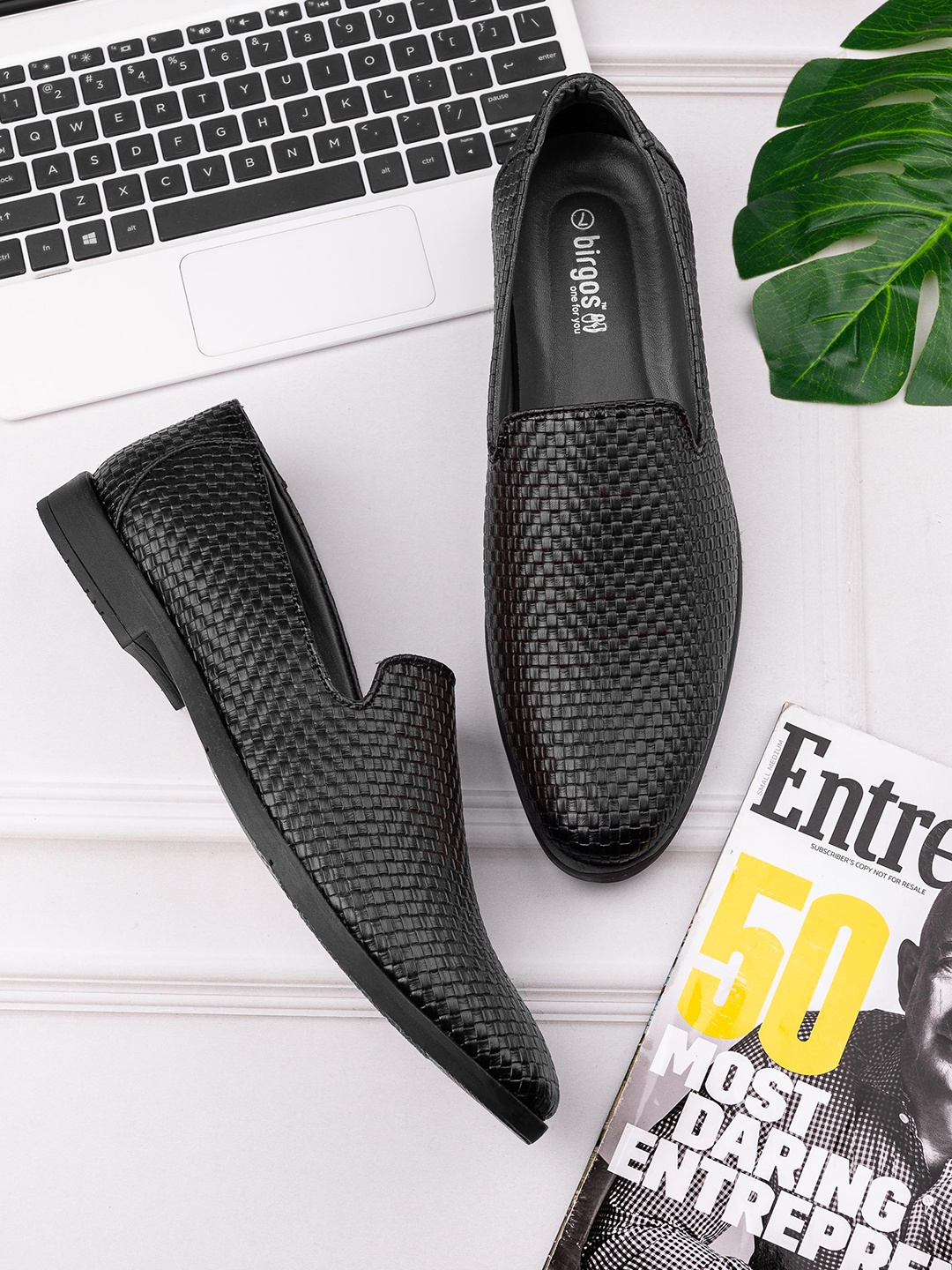 

birgos Men Textured Pointed-Toe Formal Slip-On, Black