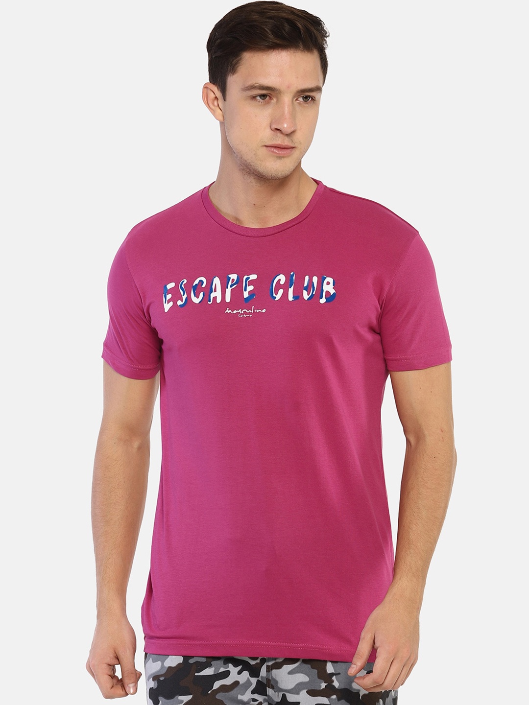 

Masculino Latino Men Typography Printed Cotton T-shirt, Pink