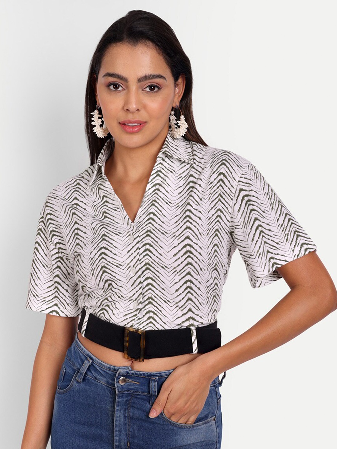 

DOLSU White & Green Printed Blouson Cotton Crop Top