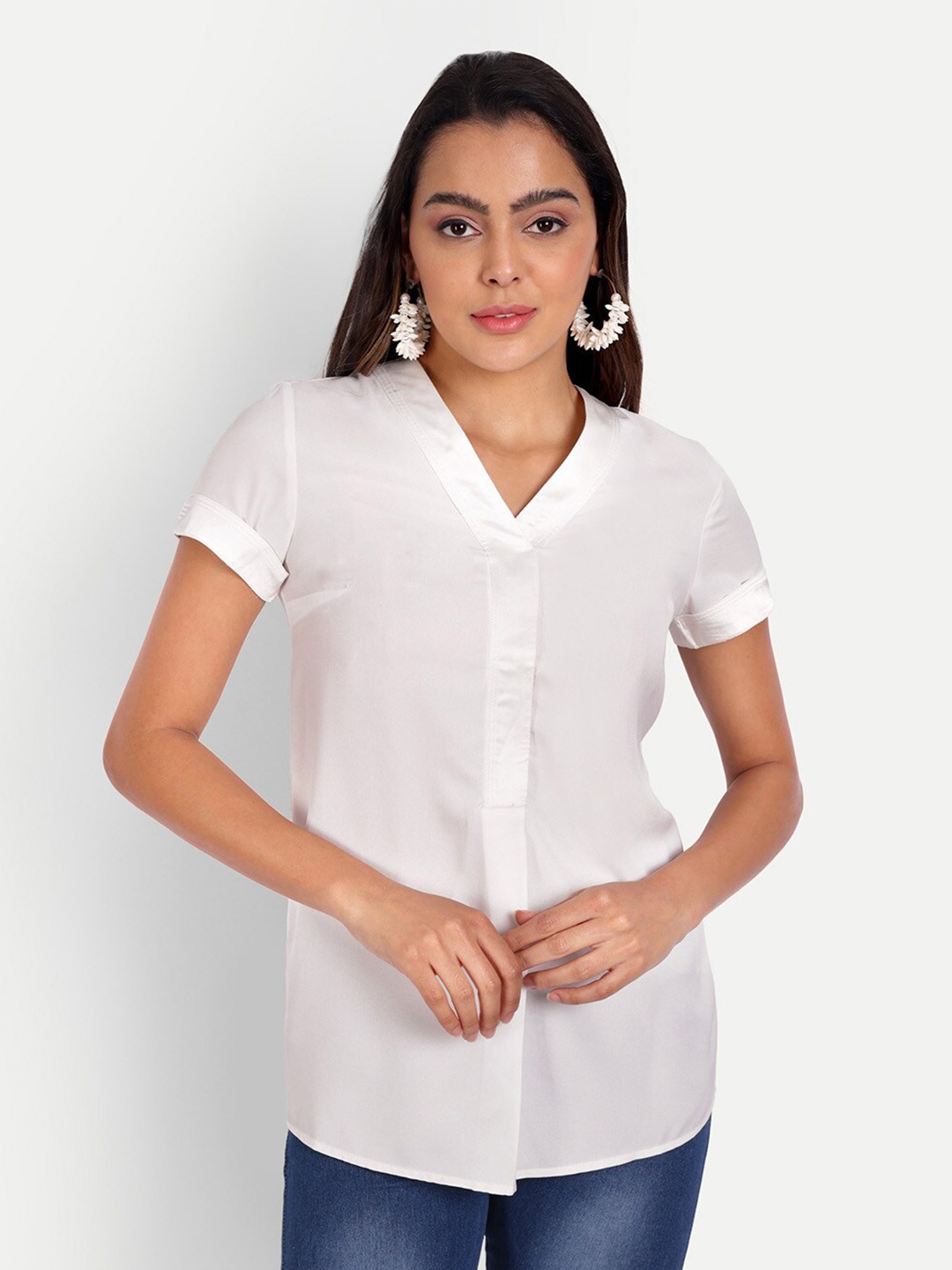 

DOLSU V-neck Shirt Style Top, White