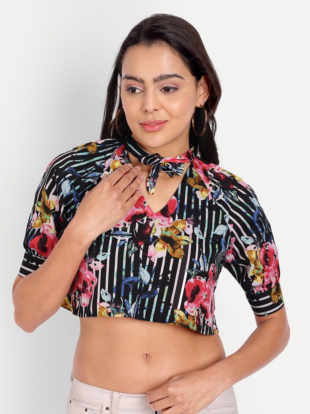 

DOLSU Floral Print Tie-Up Neck Crop Top, Black