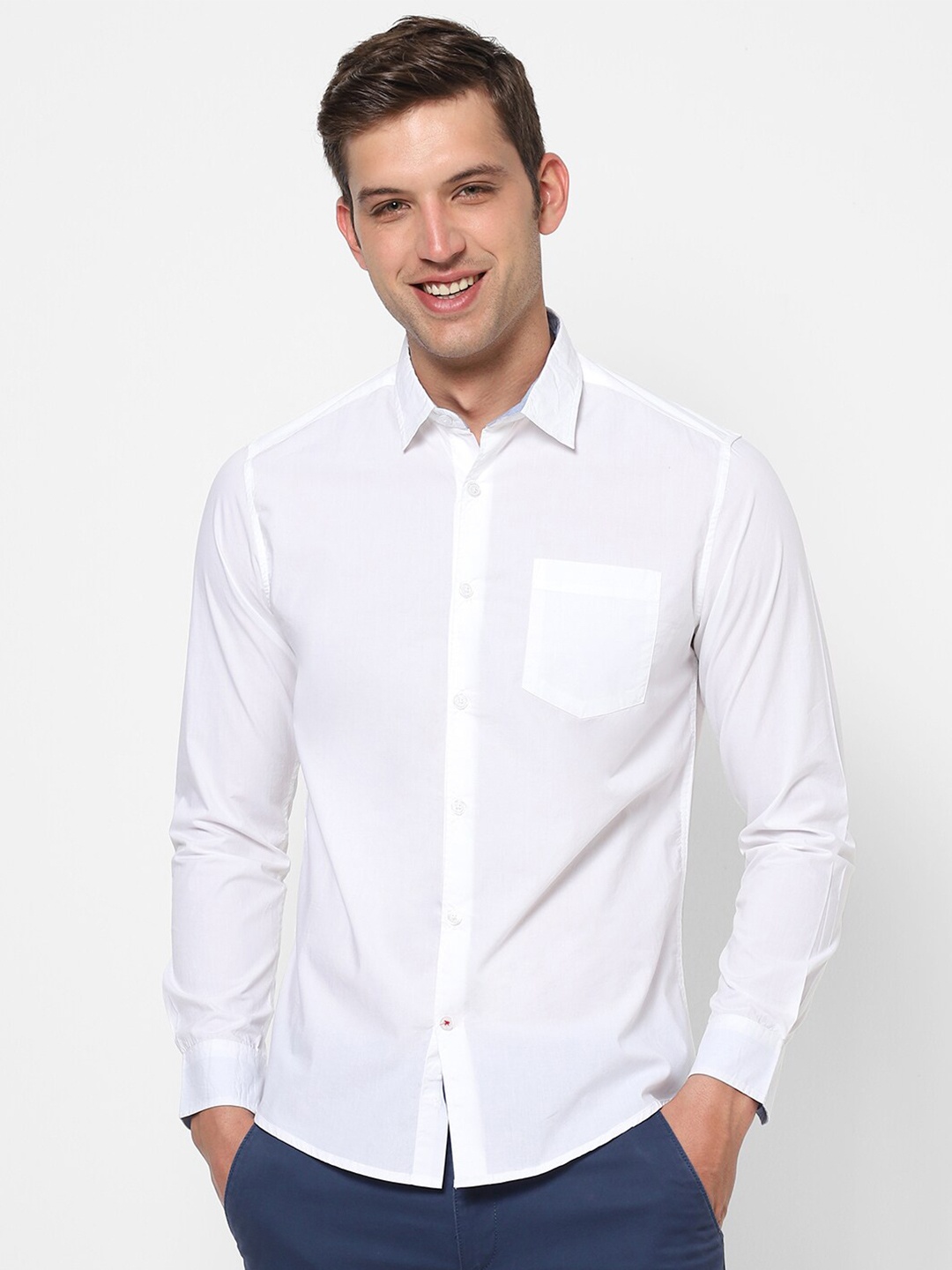 

VASTRADO Men White Solid Casual Cotton Regular Fit Shirt