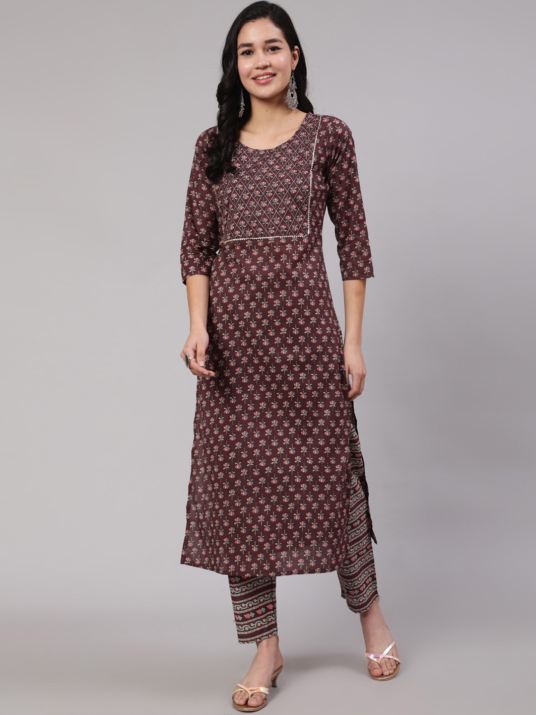 

Nayo Women Floral Printed Gotta Patti Pure Cotton Kurta with Trousers, Purple
