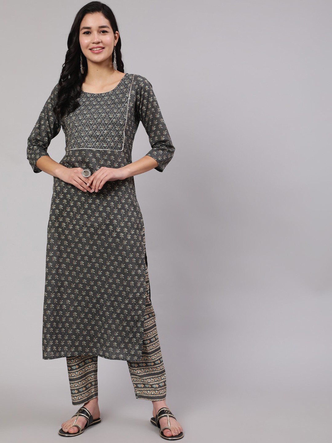 

Nayo Women Floral Printed Gotta Patti Pure Cotton Kurta with Trousers, Grey