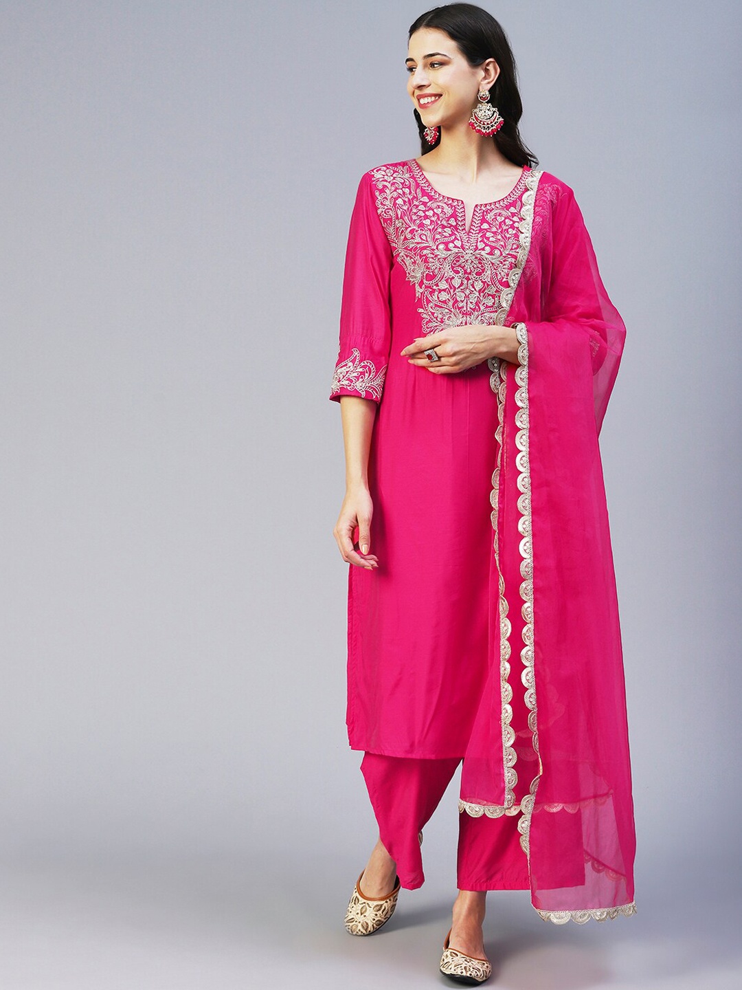 

FASHOR Women Ethnic Motifs Yoke Design Thread Work Kurta with Palazzos & Dupatta, Pink