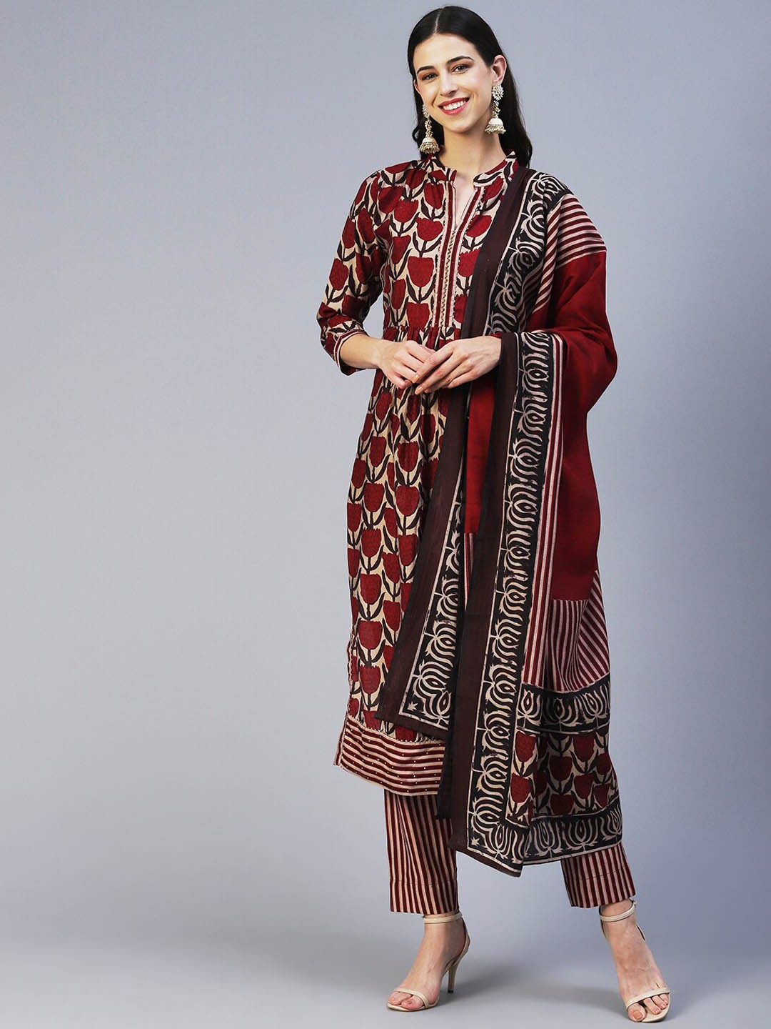 

FASHOR Women Floral Printed Kurta with Trousers & With Dupatta, Magenta