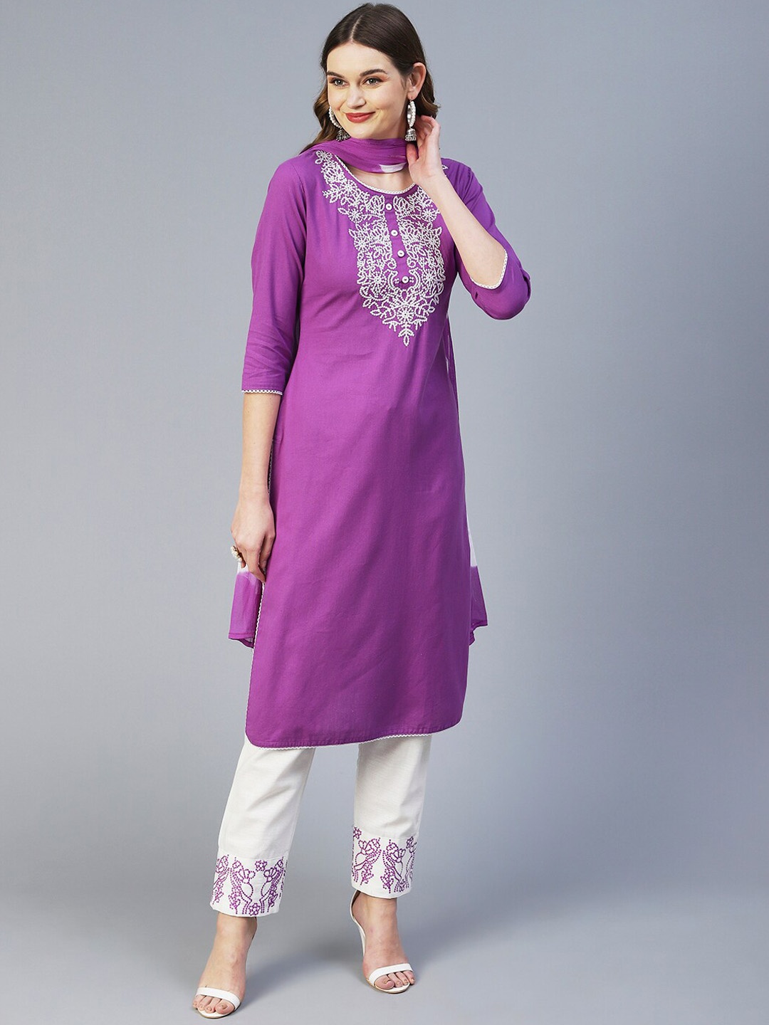 

FASHOR Women Embroidered Thread Work Pure Cotton Kurta with Trousers & With Dupatta, Violet