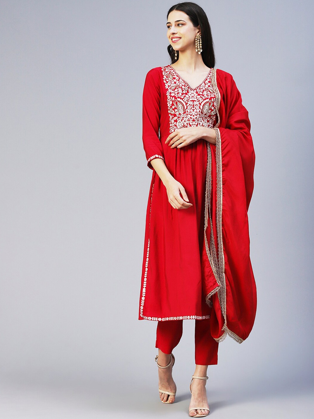 

FASHOR Women Floral Embroidered Empire Zardozi Kurta with Trousers & With Dupatta, Fuchsia
