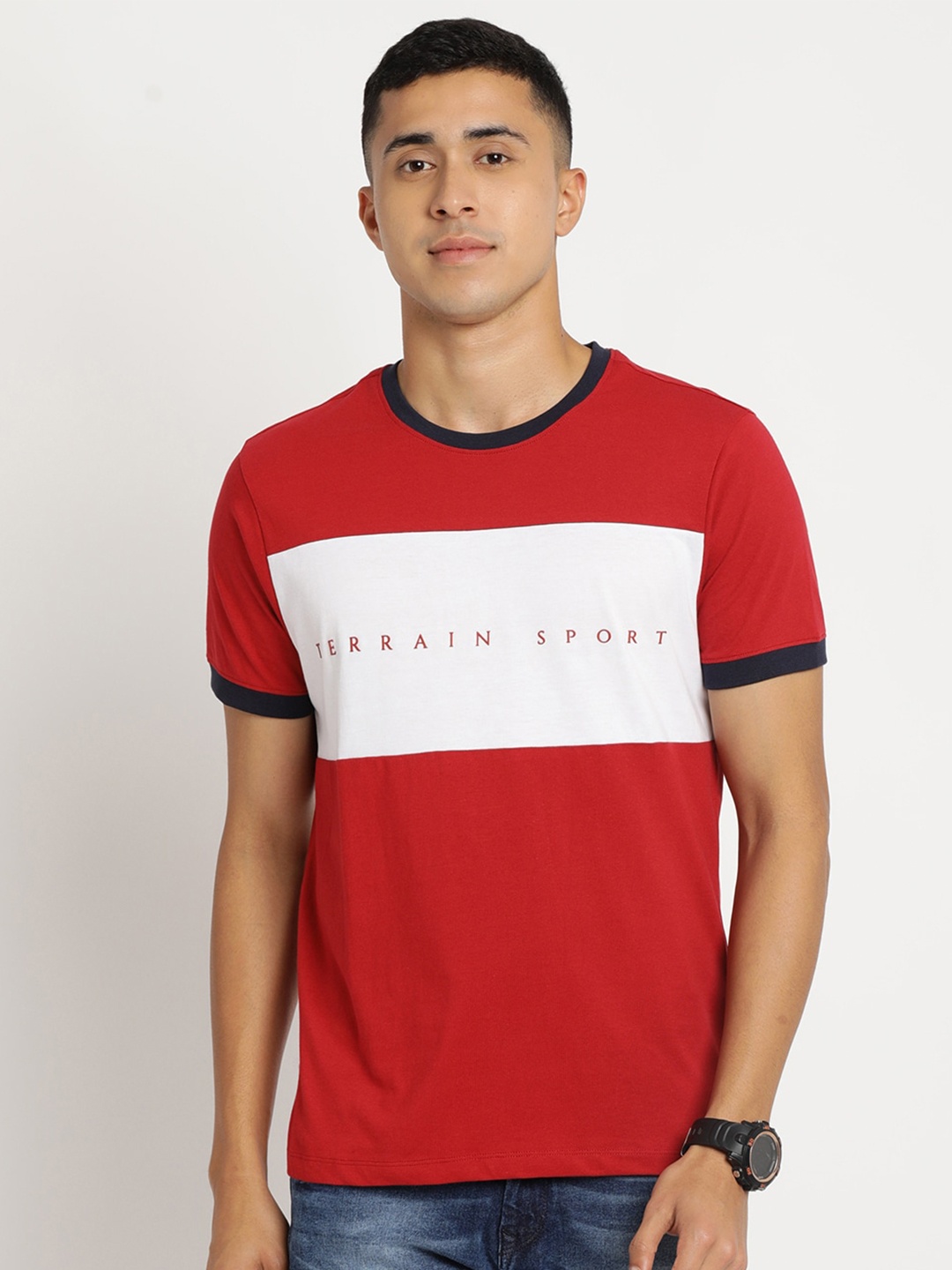 

Indian Terrain Men Typography Colourblocked Applique Slim Fit T-shirt, Red