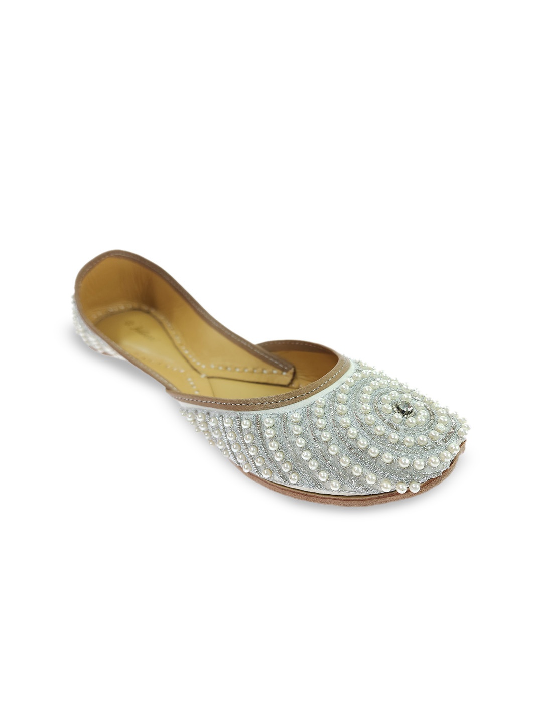 

Fulkari Women Embellished Ethnic Mojaris Flats, White