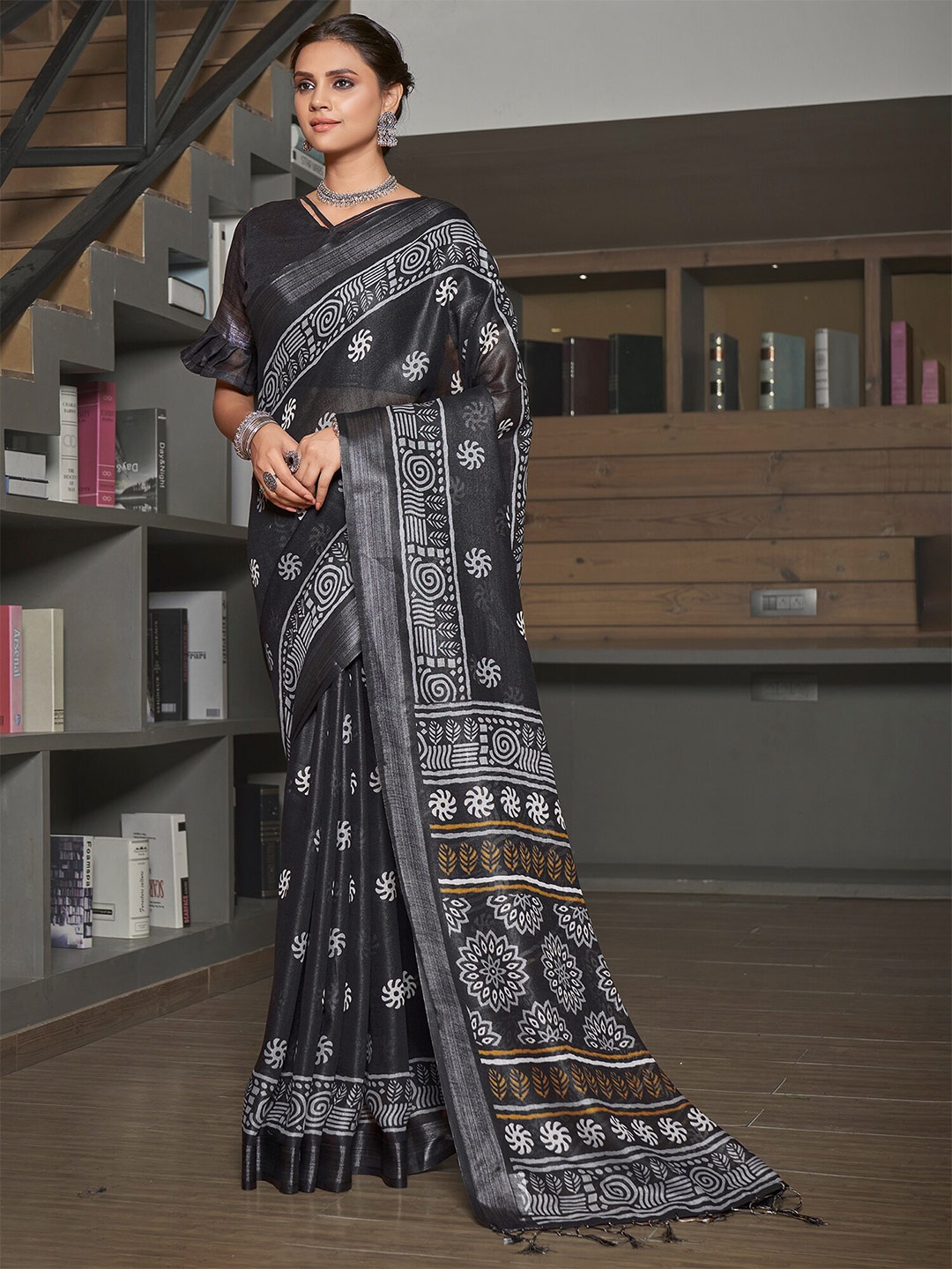 

Saree mall Floral Zari Pure Linen Bagh Sarees, Black