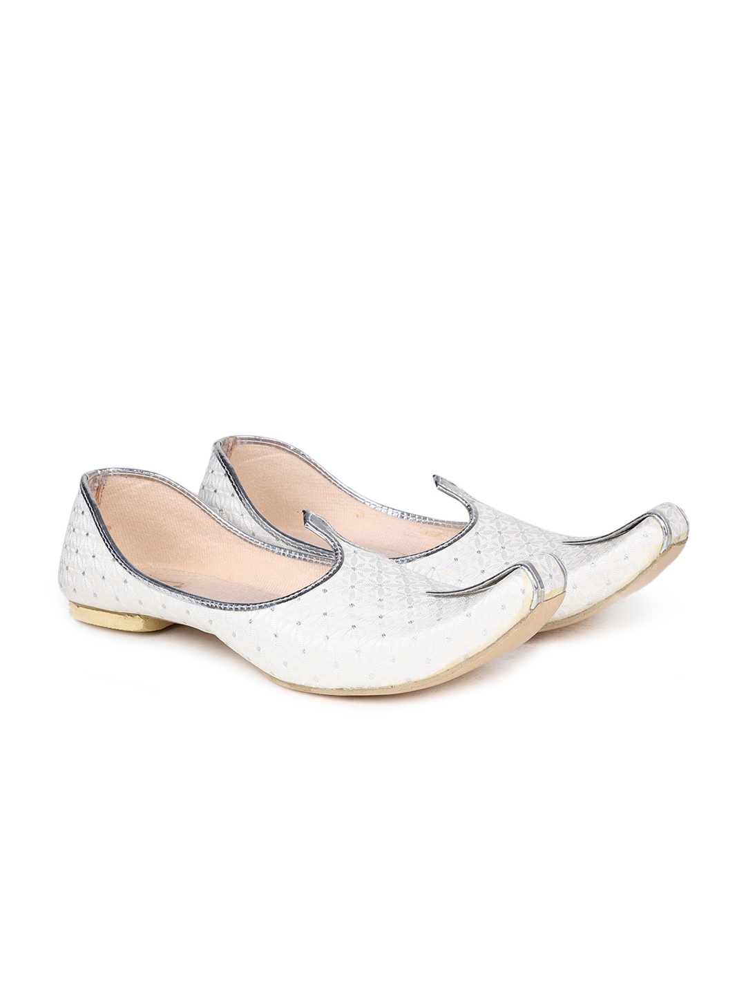 

HOUSE OF JUTTI Men Woven Design Ethnic Mojaris, White