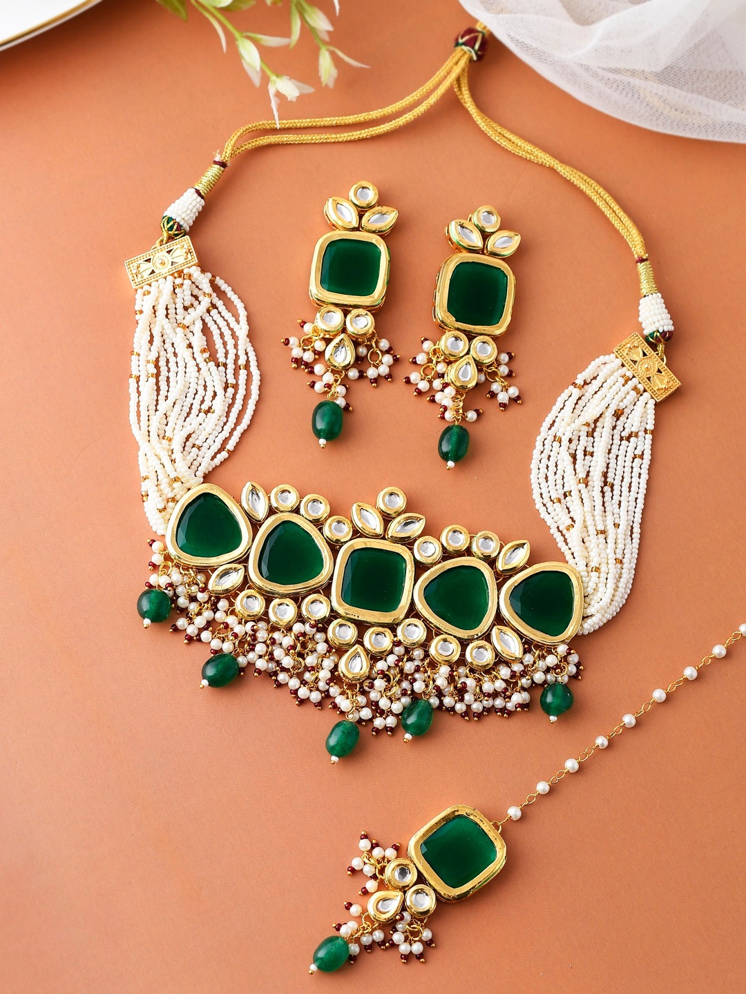 

DASTOOR Gold-Plated Kundan-Studded Jewellery Set, Green