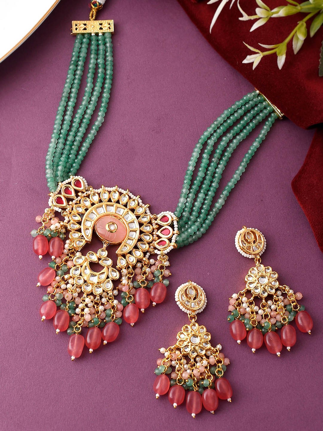 

DASTOOR Gold-Plated Kundan-Studded & Pearl Beaded Jewellery Set