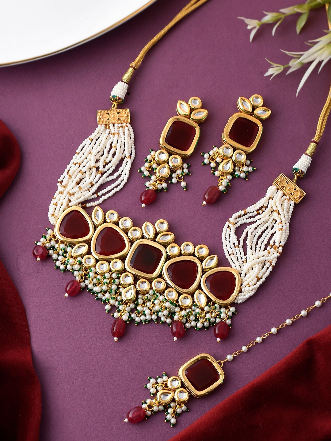 

DASTOOR Gold-Plated Kundan-Studded & Beaded Jewellery Set