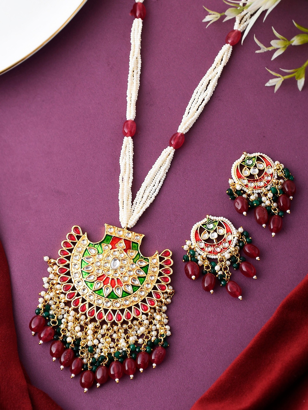 

DASTOOR Gold-Plated Kundan-Studded & Beaded Designer Jewellery Set