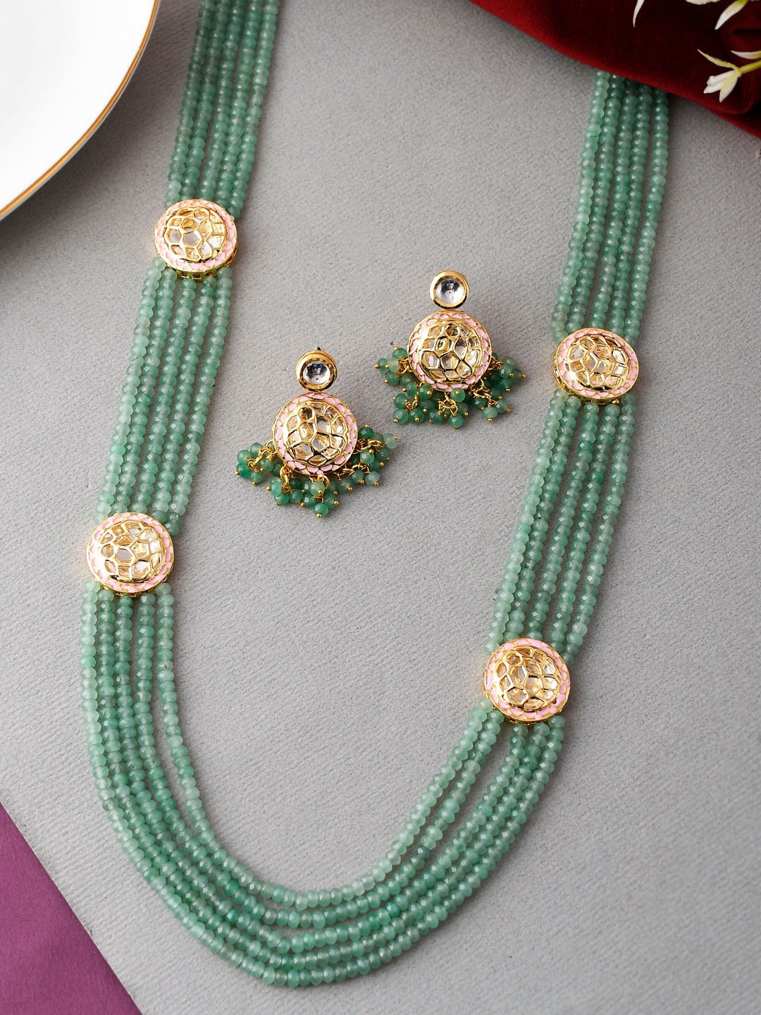 

DASTOOR Gold-Plated Kundan Studded & Beaded Jewellery Set