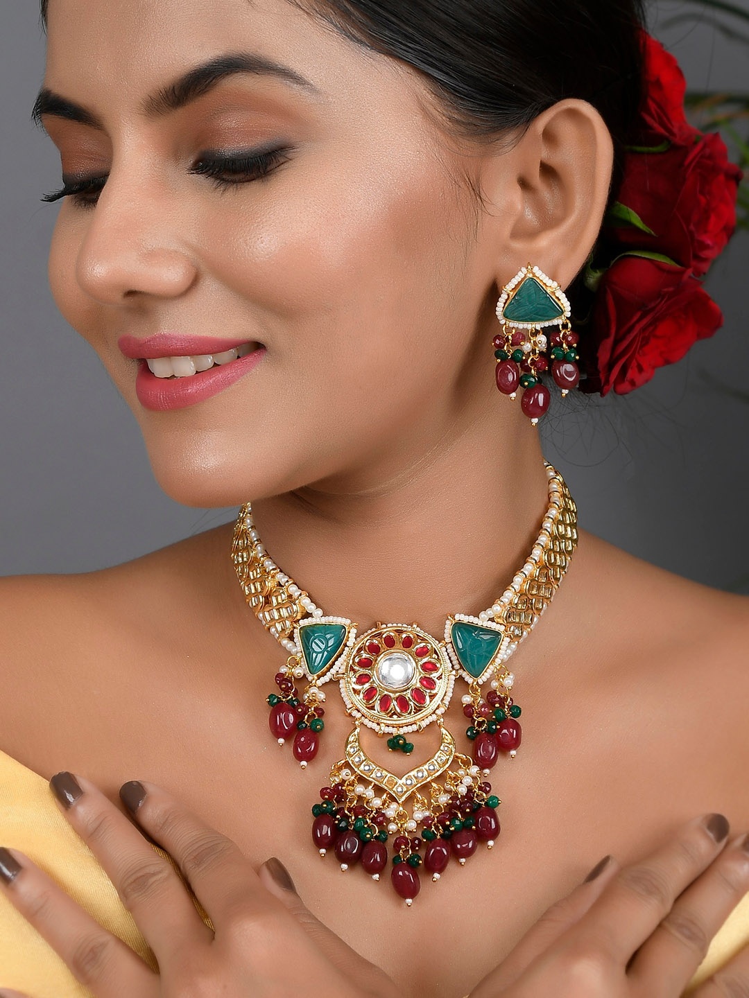 

DASTOOR Gold-Plated Kundan-Studded Jewellery Set