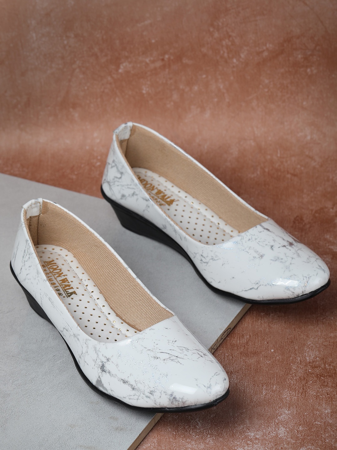 

Moonwalk Printed Wedge Pumps, Cream