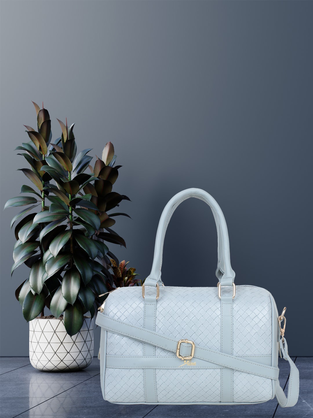 

yelloe Textured Structured Handheld Bag, Blue