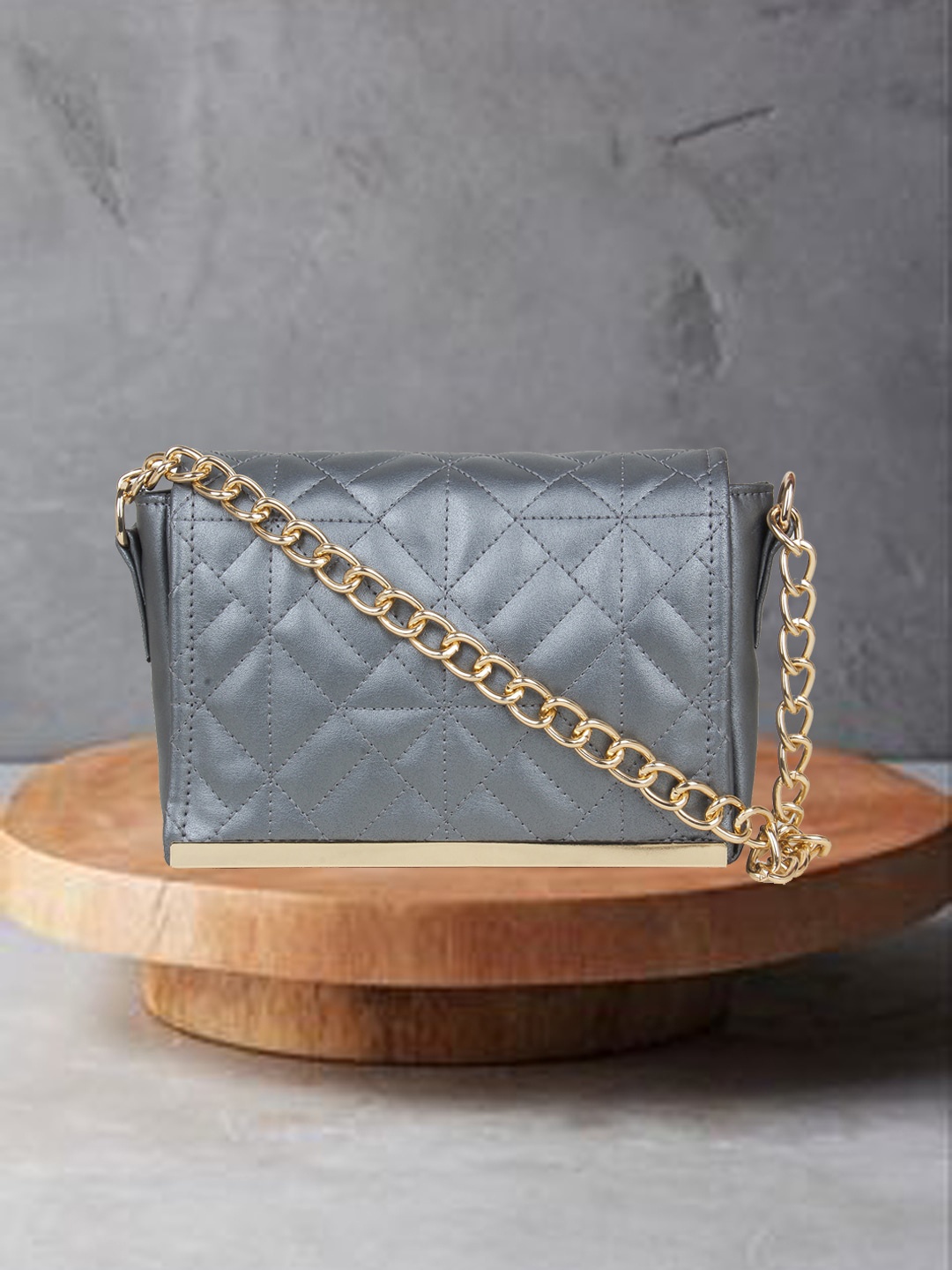 

yelloe Textured Bowling Handheld Bag with Quilted, Silver