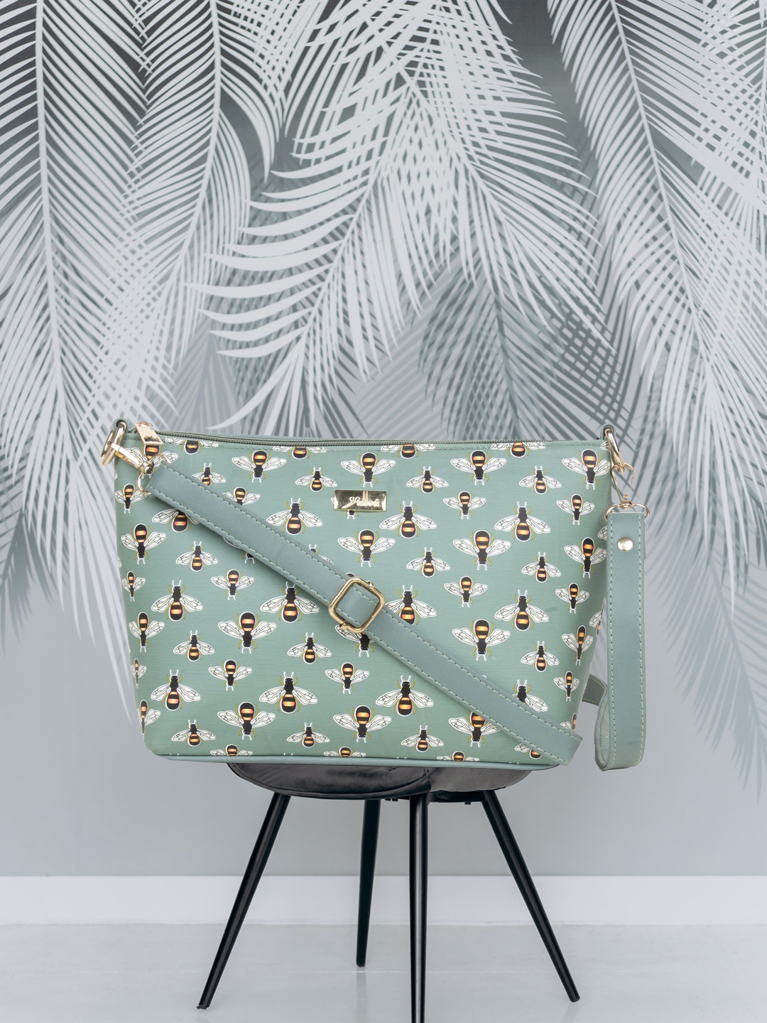 

yelloe Printed Structured Handheld Bag, Green