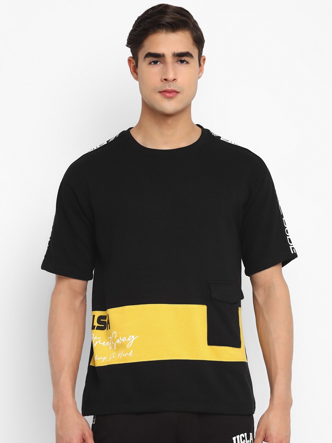 

OFF LIMITS Men Colourblocked T-shirt, Black