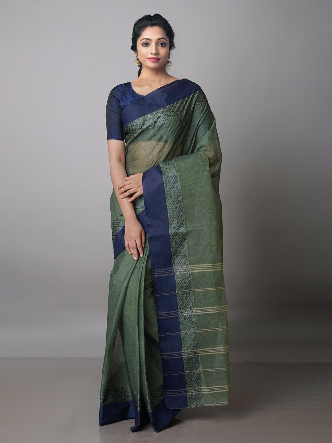

Unnati Silks Woven Design Zari Pure Cotton Taant Saree, Green