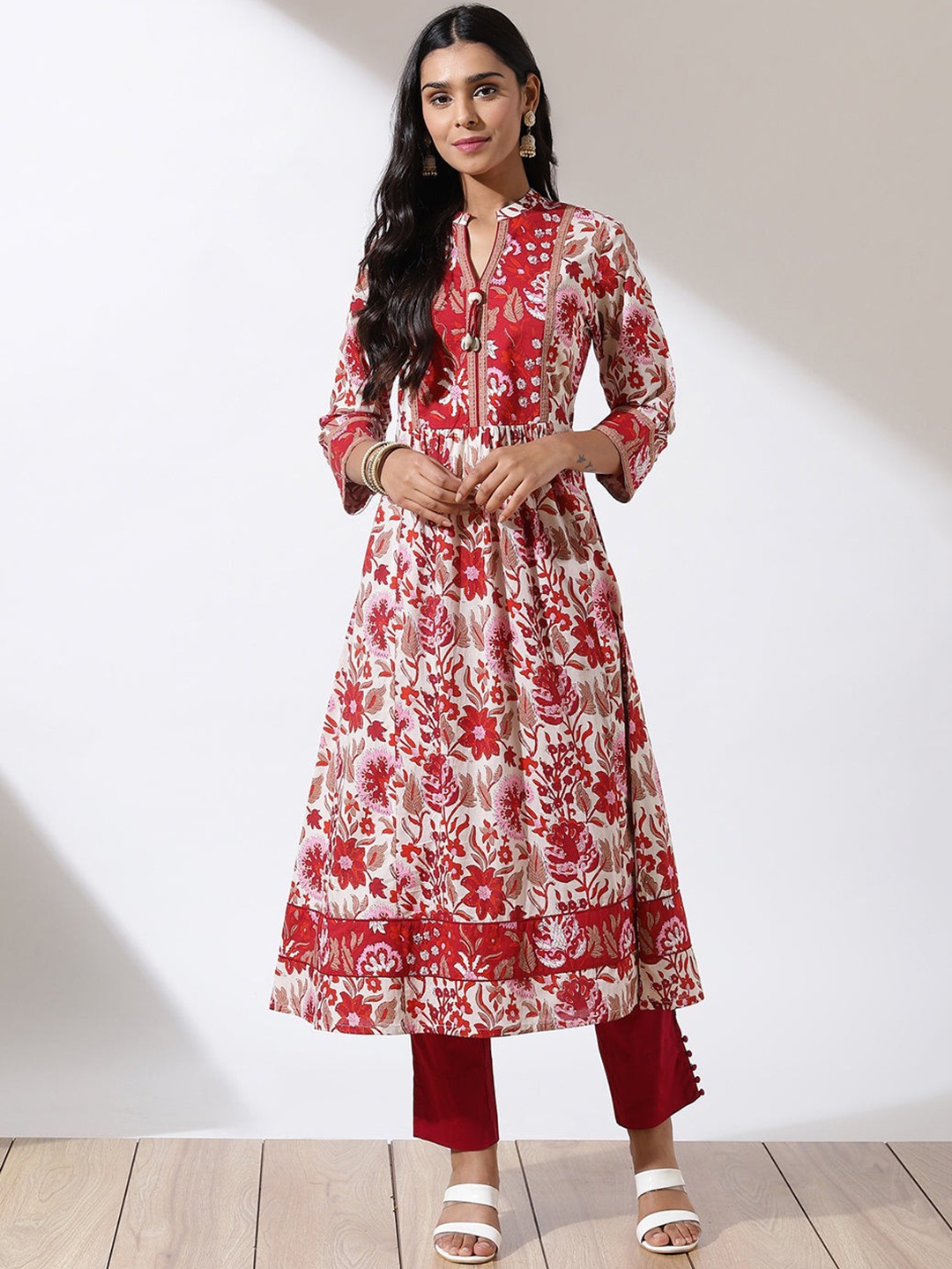 

Lakshita Women Cotton Floral Printed Anarkali Kurta, Red