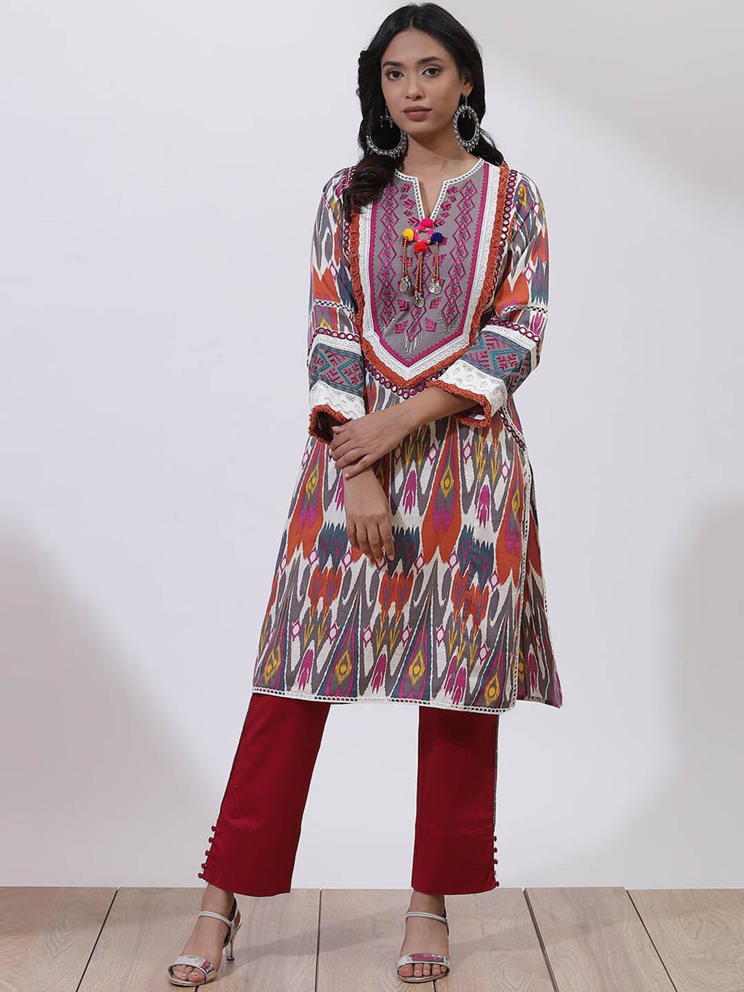 

Lakshita Women Cotton Embroidered Thread Work Kurta, Brown