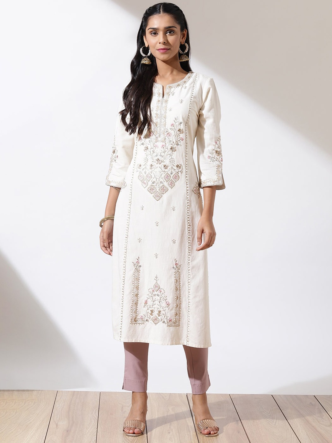 

Lakshita Women Ethnic Motifs Embroidered Kurta, Off white