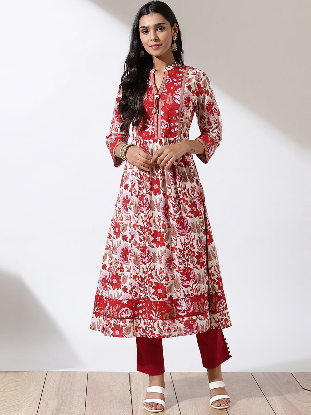 

Lakshita Plus size Women Floral Printed Anarkali Kurta, Red