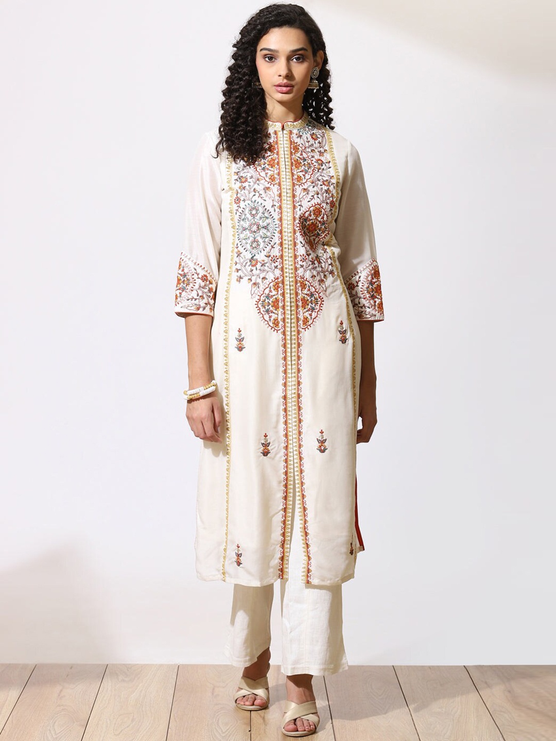 

Lakshita Women Ethnic Motifs Embroidered Kurta, Off white