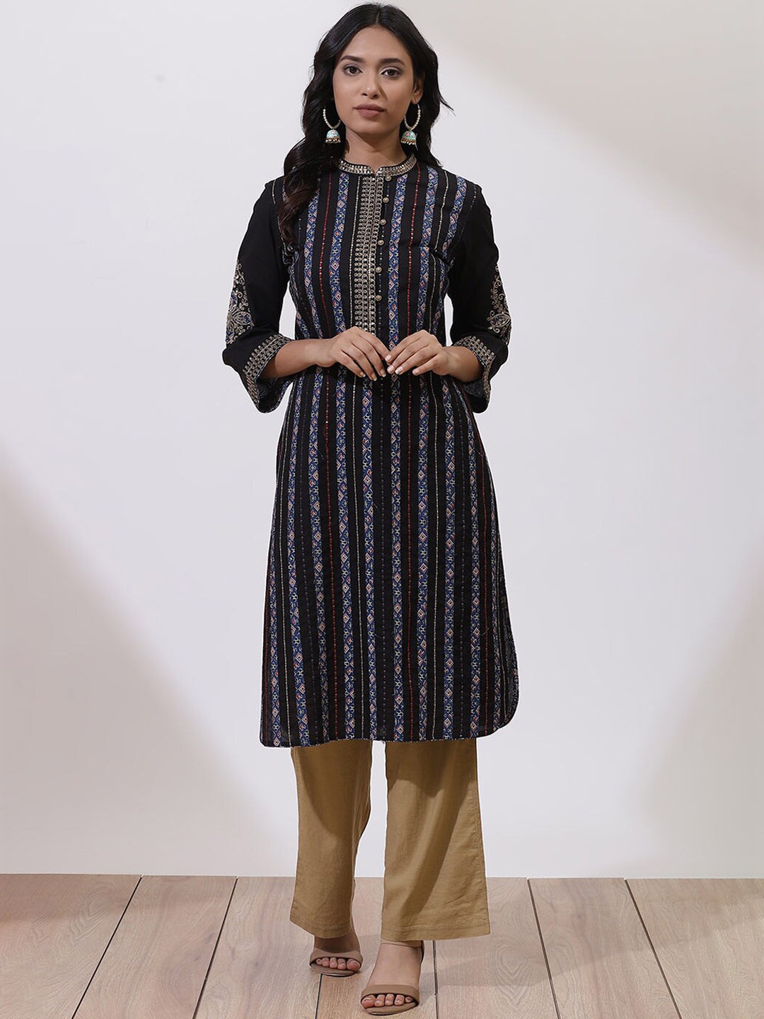 

Lakshita Women Cotton Striped Thread Work Kurta, Charcoal