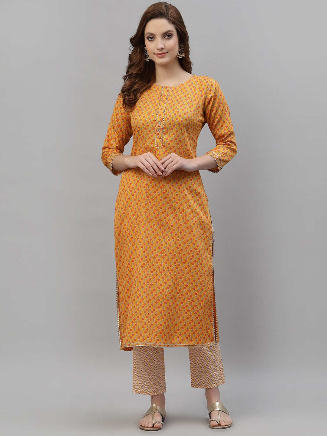 

TANKHI Women Floral Printed Gotta Patti Chanderi Cotton Kurta with Trousers, Yellow